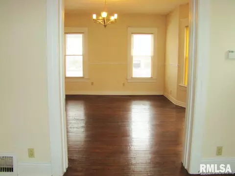 446 W Allen St, Springfield, IL 62704 photo 6