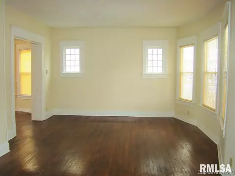 446 W Allen St, Springfield, IL 62704 photo 3