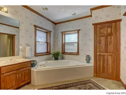 2116 Timbercrest Dr, Springfield, IL 62702 photo 18