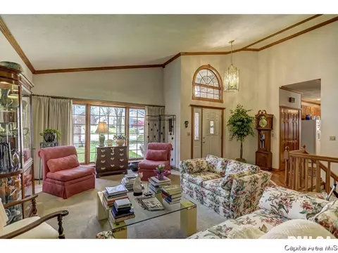 2116 Timbercrest Dr, Springfield, IL 62702 photo 5
