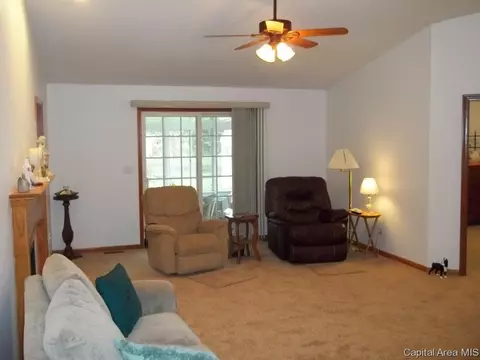 1614 Thornhill, Springfield, IL 62711 photo 2