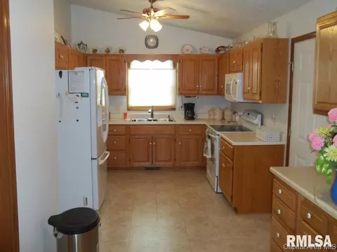 1614 Thornhill, Springfield, IL 62711 photo 6