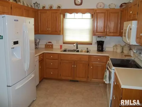 1614 Thornhill, Springfield, IL 62711 photo 5