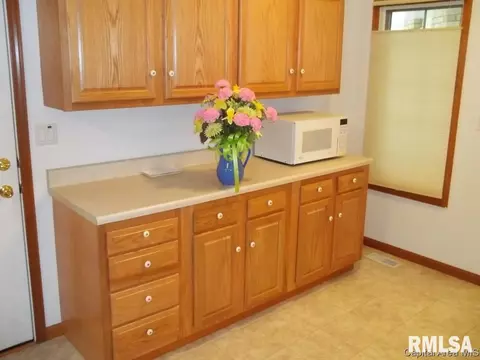 1614 Thornhill, Springfield, IL 62711 photo 7
