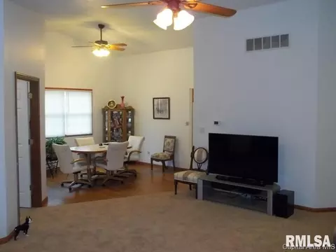 1614 Thornhill, Springfield, IL 62711 photo 3