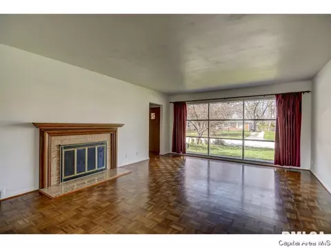 1928 Parkview Dr, Springfield, IL 62704 photo 5