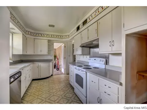 1928 Parkview Dr, Springfield, IL 62704 photo 12