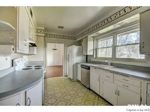 1928 Parkview Dr, Springfield, IL 62704 photo 10