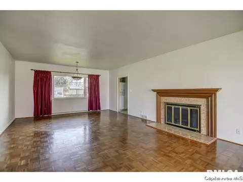 1928 Parkview Dr, Springfield, IL 62704 photo 6