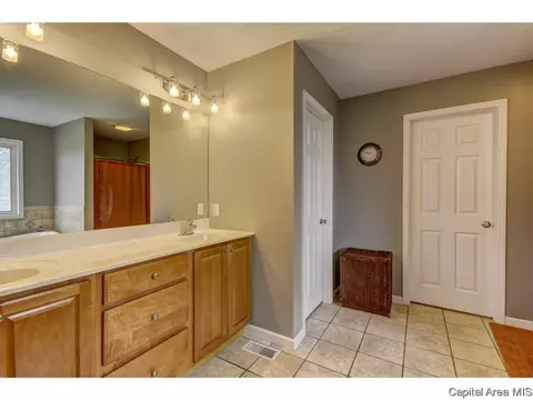 350 Bourbon St, Springfield, IL 62707 photo 21