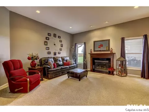 350 Bourbon St, Springfield, IL 62707 photo 13