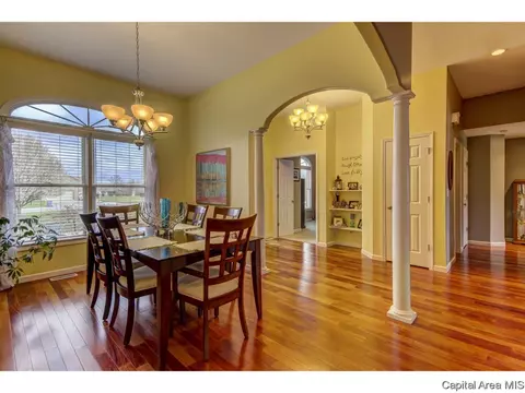 350 Bourbon St, Springfield, IL 62707 photo 5