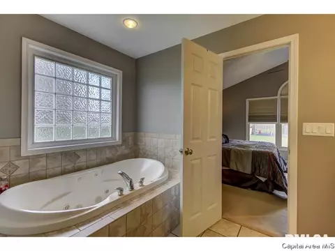 350 Bourbon St, Springfield, IL 62707 photo 22