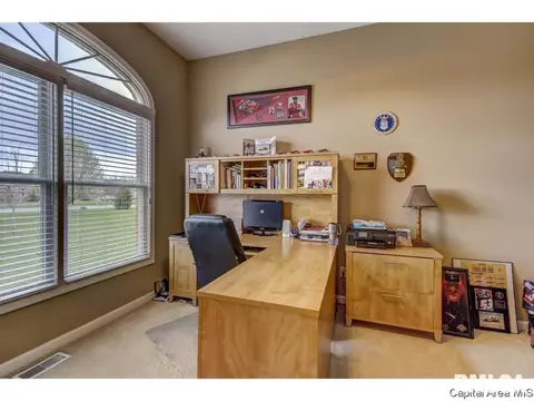 350 Bourbon St, Springfield, IL 62707 photo 6