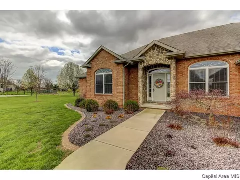 350 Bourbon St, Springfield, IL 62707 photo 2