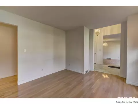 2032 W Laurel, Springfield, IL 62704 photo 12