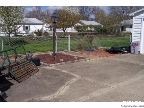 2217 E Black, Springfield, IL 62702 photo 2