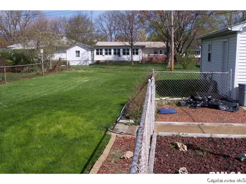 2217 E Black, Springfield, IL 62702 photo 10