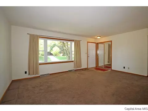 12 Craig Dr, Springfield, IL 62711 photo 5