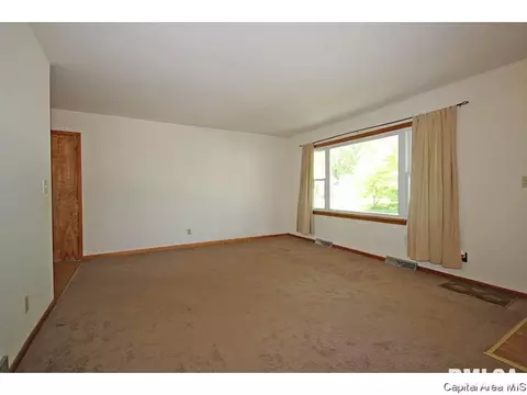 12 Craig Dr, Springfield, IL 62711 photo 3