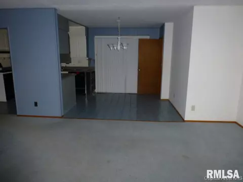 140 Archer Ave, Springfield, IL 62704 photo 4