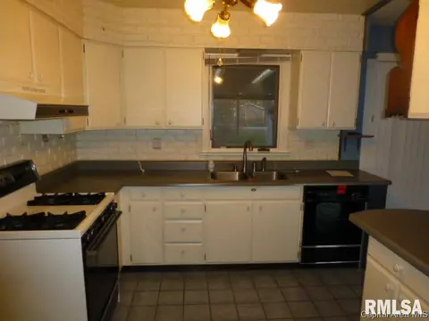 140 Archer Ave, Springfield, IL 62704 photo 6
