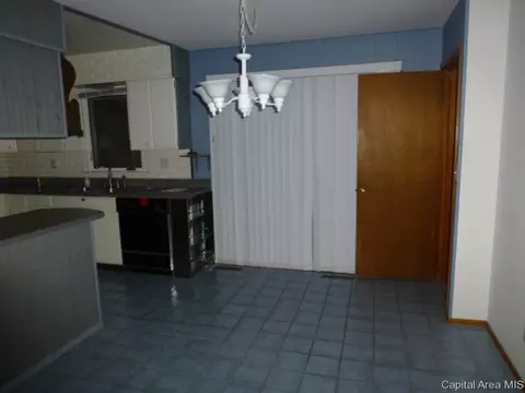 140 Archer Ave, Springfield, IL 62704 photo 5