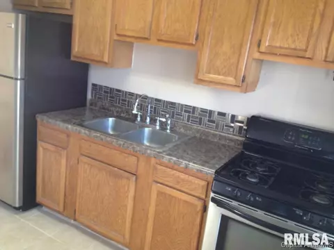 1831 S 4th St, Springfield, IL 62703 photo 9