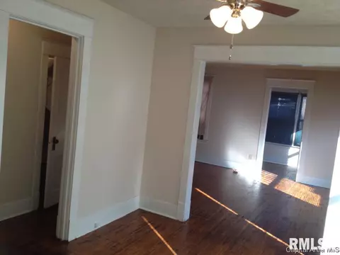 1831 S 4th St, Springfield, IL 62703 photo 6