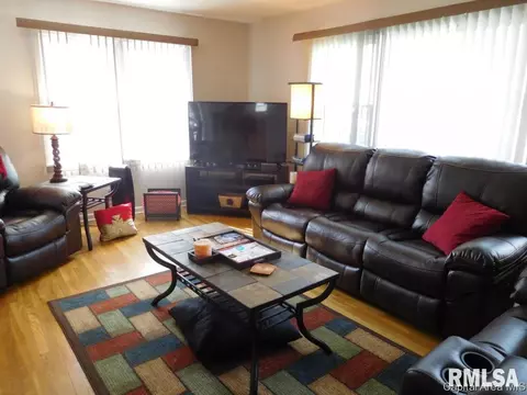 3313 Moorgate Dr, Springfield, IL 62703 photo 2