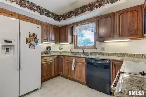 3105 Fullerton Dr, Springfield, IL 62704 photo 14