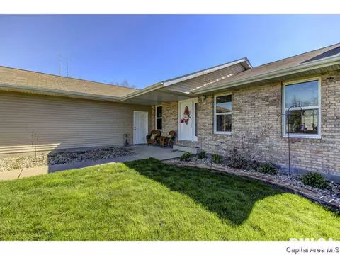 511 S State St, Chatham, IL 62629 photo 3