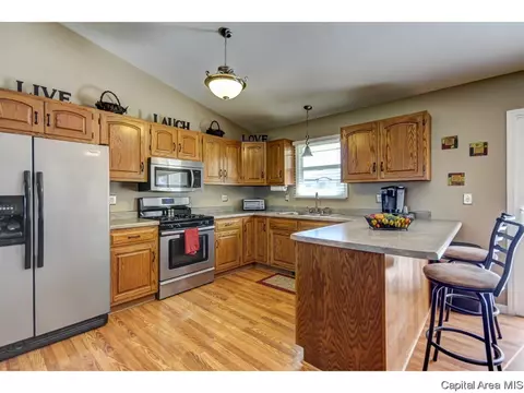 511 S State St, Chatham, IL 62629 photo 4