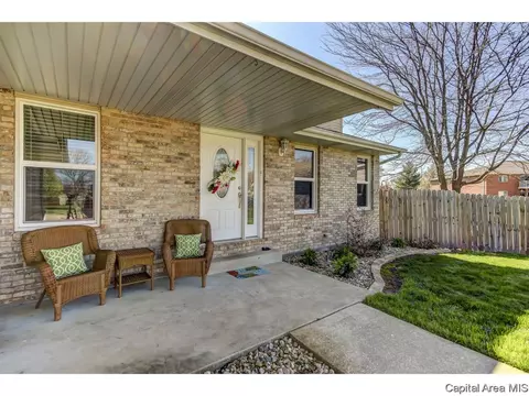 511 S State St, Chatham, IL 62629 photo 2