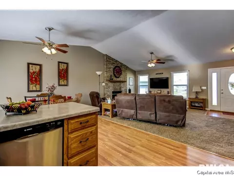 511 S State St, Chatham, IL 62629 photo 9