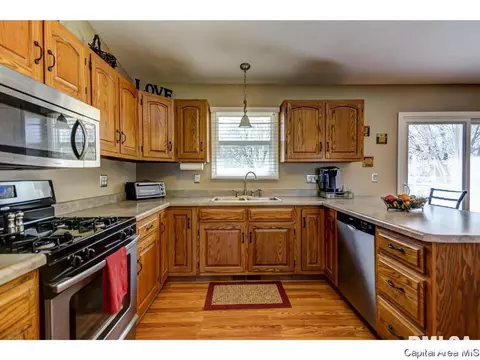 511 S State St, Chatham, IL 62629 photo 5