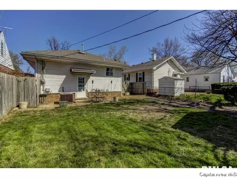 2049 N 8th St, Springfield, IL 62702 photo 6
