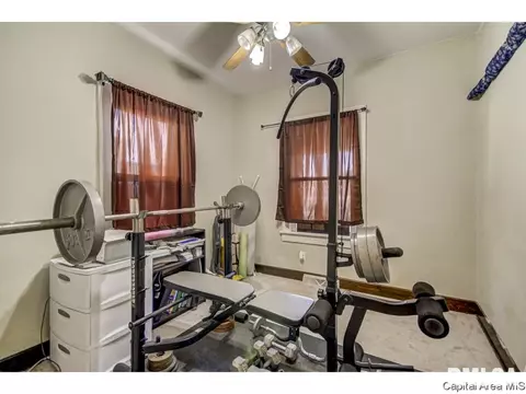 2049 N 8th St, Springfield, IL 62702 photo 11