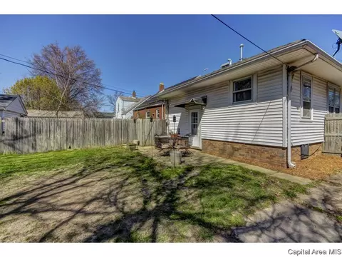 2049 N 8th St, Springfield, IL 62702 photo 3