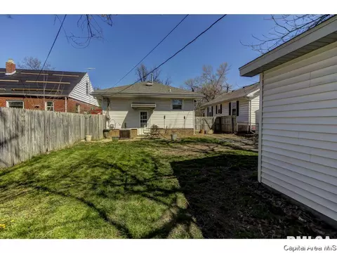 2049 N 8th St, Springfield, IL 62702 photo 5