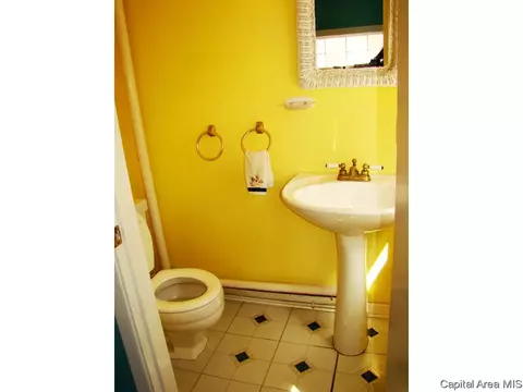 1322 N 2nd St, Springfield, IL 62702 photo 10
