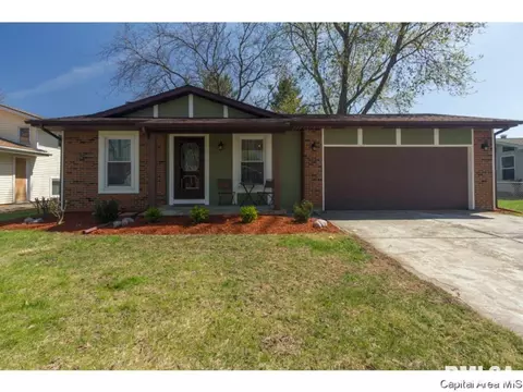 2104 Croydon Dr, Springfield, IL 62703 photo 1