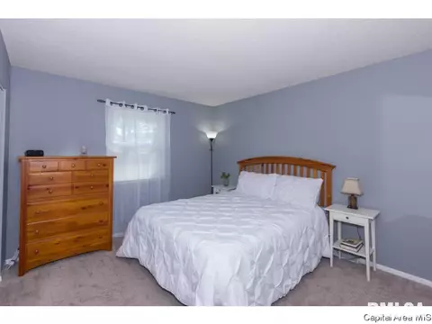 2104 Croydon Dr, Springfield, IL 62703 photo 5