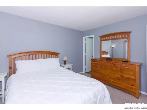 2104 Croydon Dr, Springfield, IL 62703 photo 3