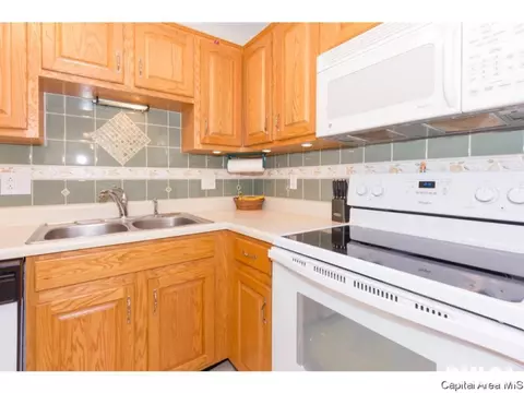 2104 Croydon Dr, Springfield, IL 62703 photo 6