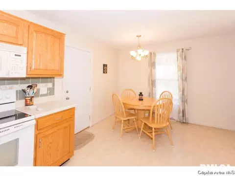 2104 Croydon Dr, Springfield, IL 62703 photo 8