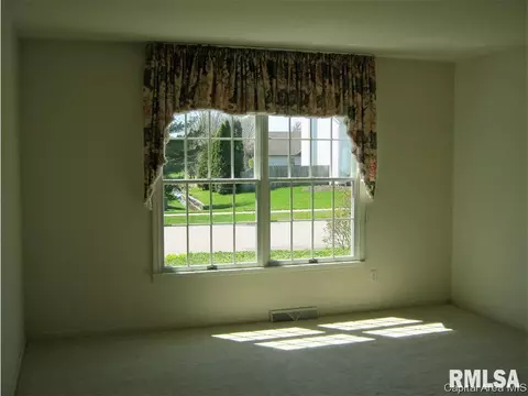 2025 Renwick Dr, Springfield, IL 62704 photo 5