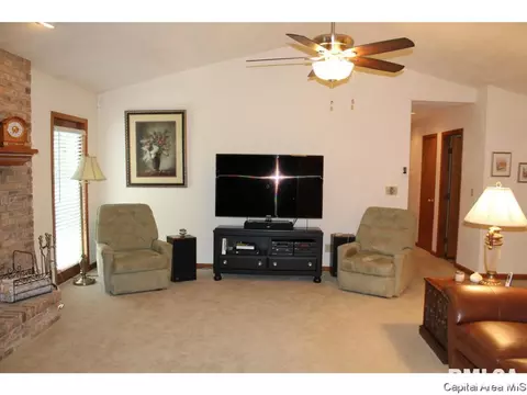 2532 Greenbriar Rd, Springfield, IL 62704 photo 3