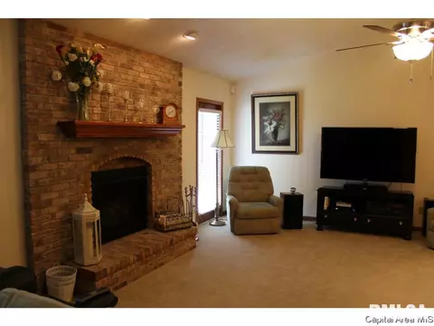 2532 Greenbriar Rd, Springfield, IL 62704 photo 4