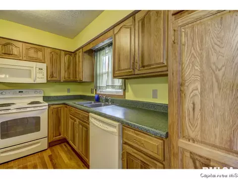 12 Hyde Park, Springfield, IL 62703 photo 3
